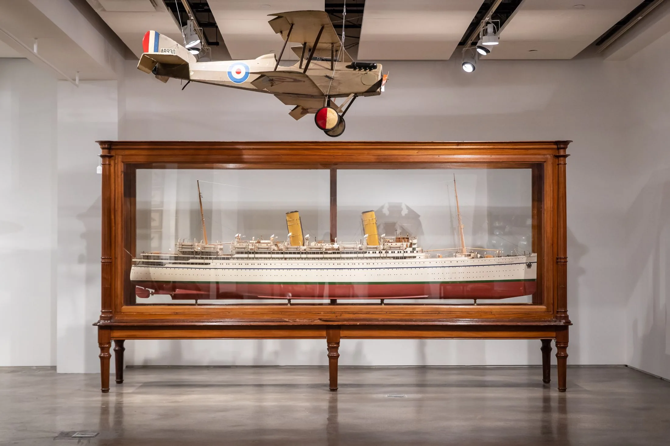 Maqueta histórica en una vitrina